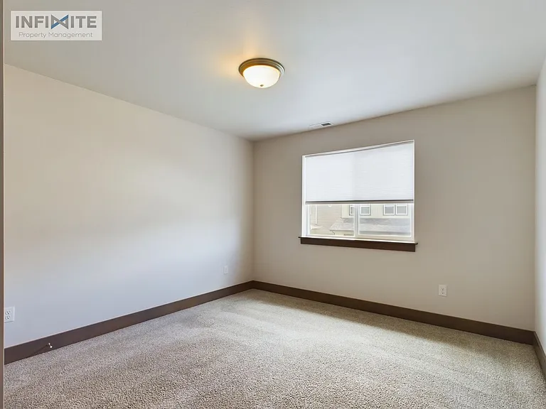 1405 Westwood Cir #C — Photo 17