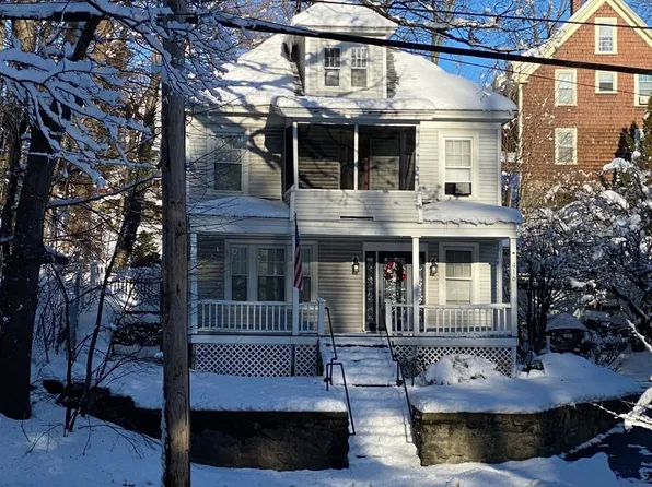 416 Rogers St, Lowell, MA 01852