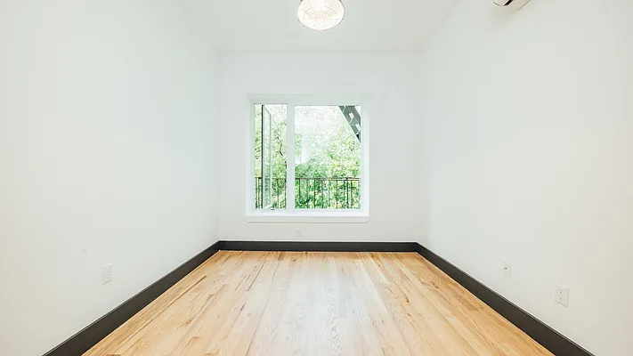 Rented by Nooklyn NYC LLC | media 32