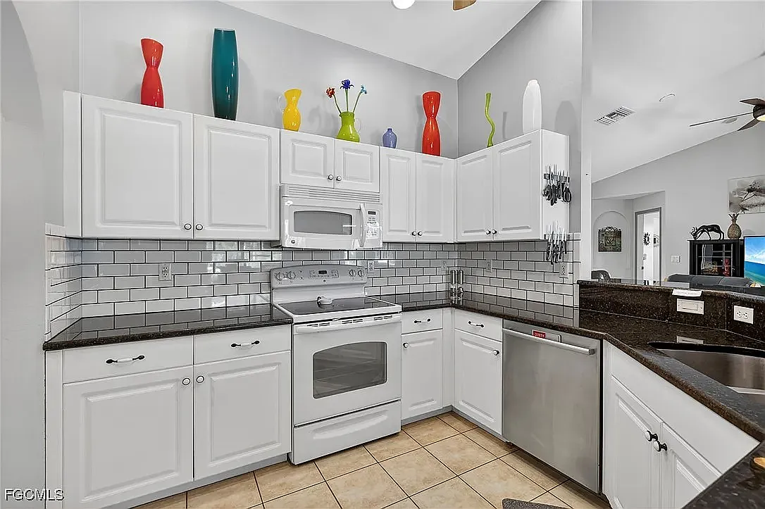 3 bed, 1631 sqft, $3,150 — Photo 2