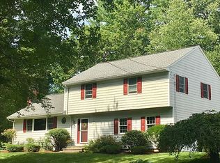 15 N Hill Rd, Westford, MA 01886