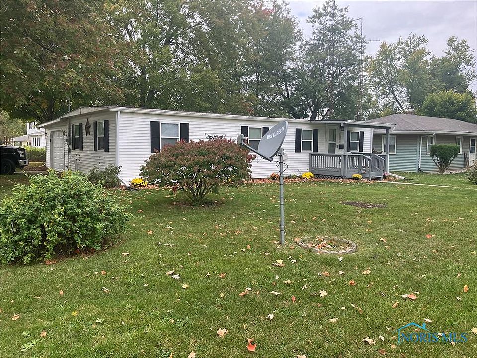 1st image of 1021 Linden St