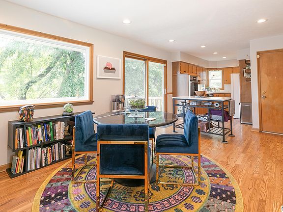 4th image of 3007 S 76th Ave