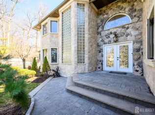 17 Gallo Way, Edison, NJ 08820