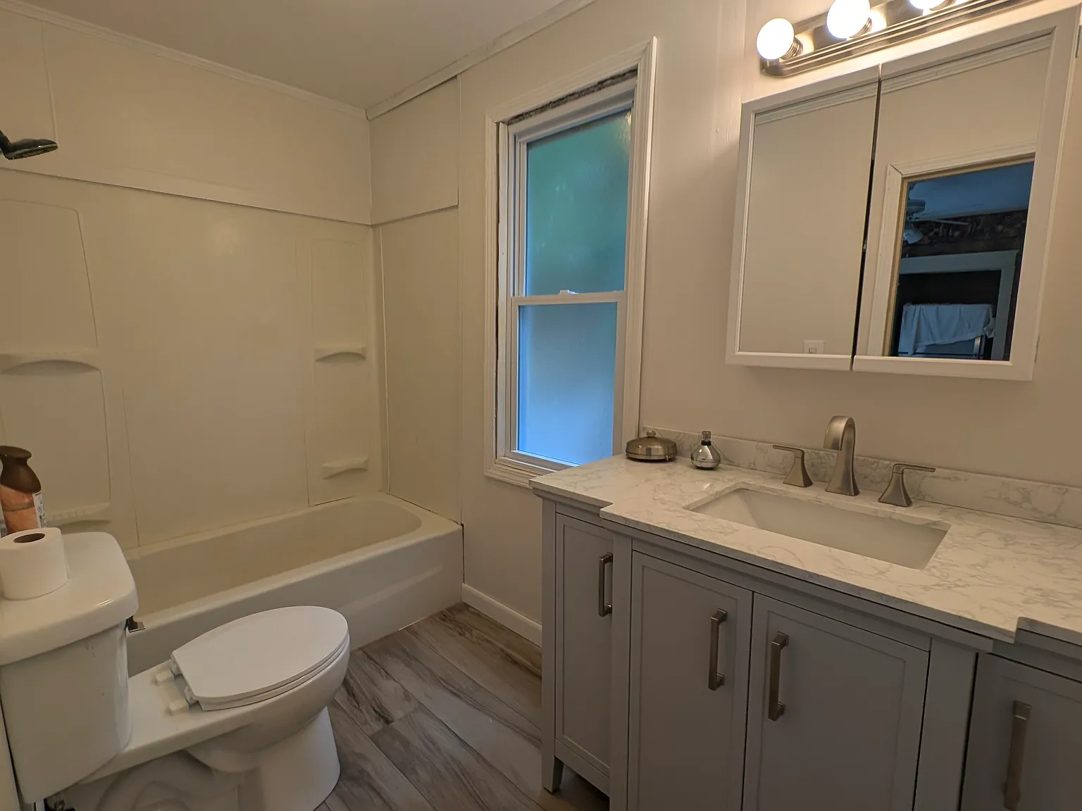 2 bed, 884 sqft, $1,000 — Photo 4