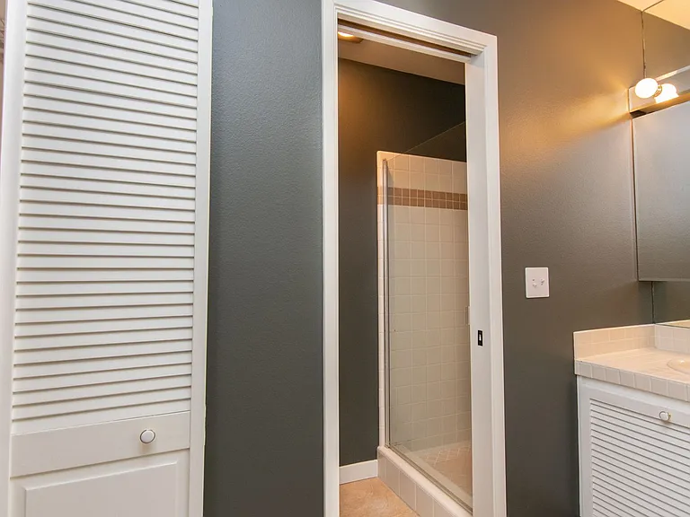 4637 Park Dr #8 — Photo 10