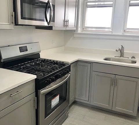 2nd image of 1068 W Thorndale Ave #2N