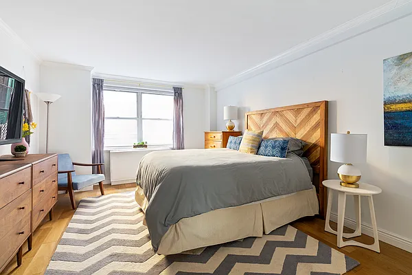 Sold by Compass | media 5