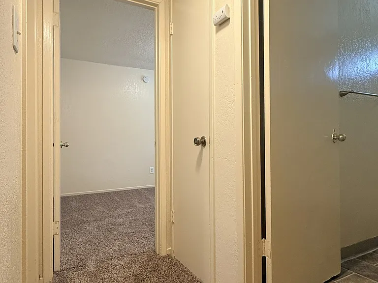2591 Glen Ave — Photo 11