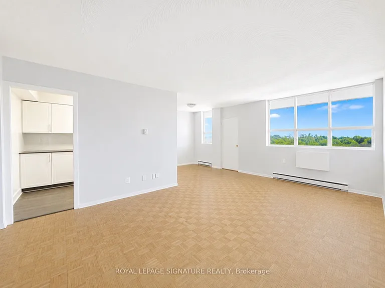 525 Eglinton Ave E #804 — Photo 1