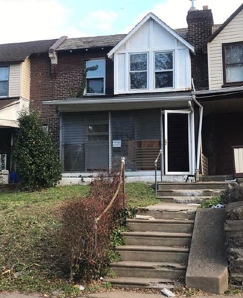2nd image of 302 E Upsal St