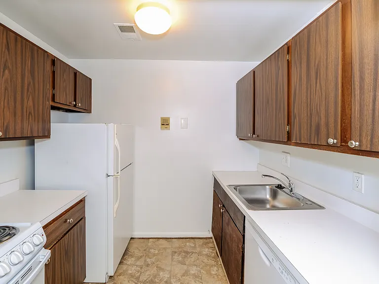 730 7th St SE #24 — Photo 9
