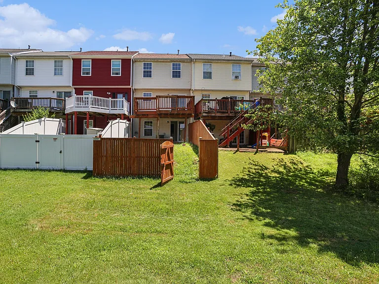 32 Tameron Pl — Photo 39