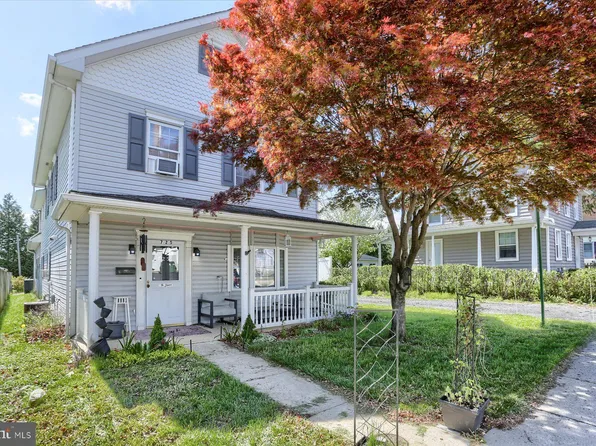 725 N Railroad St, Palmyra, PA 17078