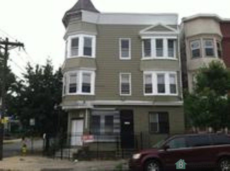 1st image of 378 Avon Ave APT 1R