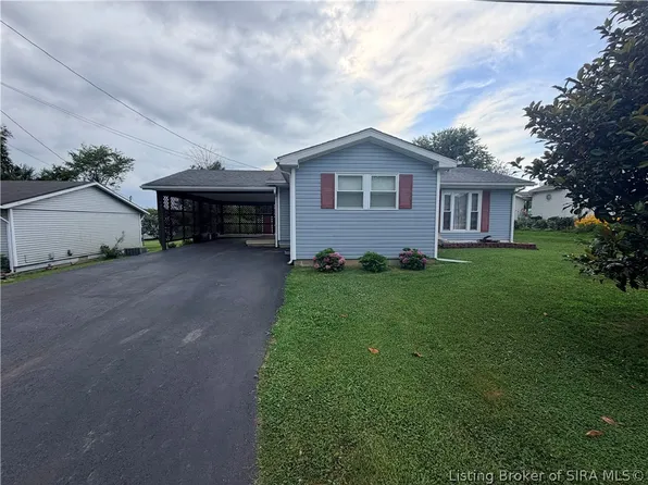 202 Willow, Salem, IN 47167