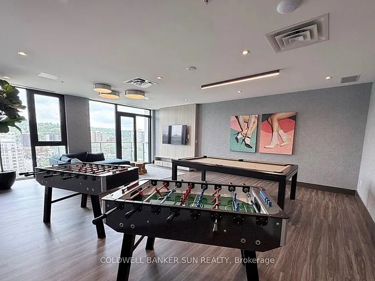 75 James St S #2502 — Photo 21