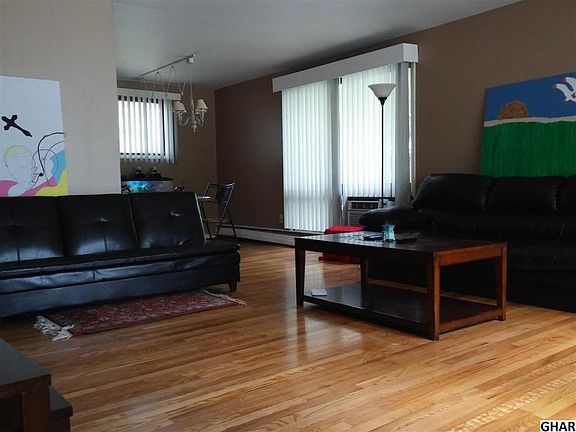 3rd image of 1844 Forster St
