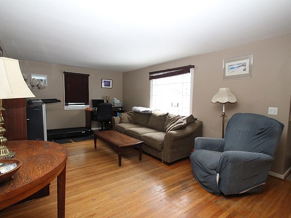 5th image of 477 Falstaff Rd