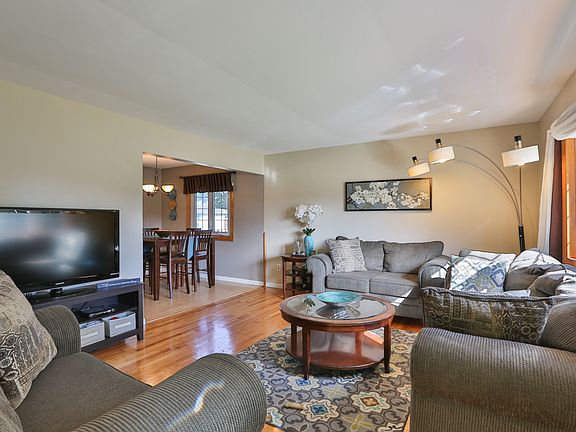 2nd image of 3133 99th St