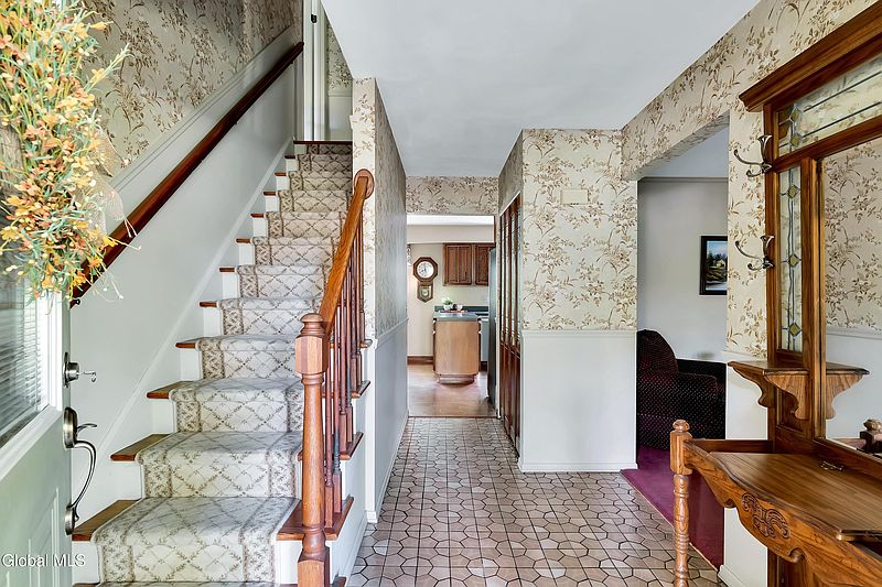 4th image of 24 Huntwood Drive