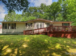 4798 Lake Rd, Lakeview, MI 48850