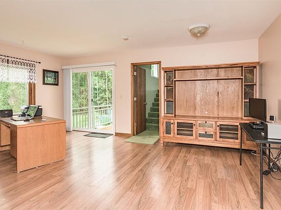 4th image of 399 Peregrine Dr