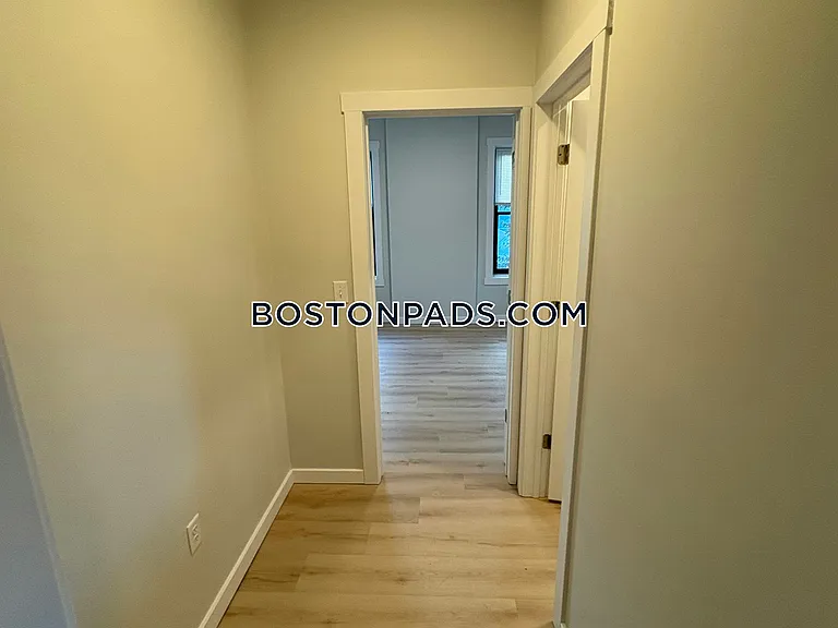 28 Woodland St #3 — Photo 12