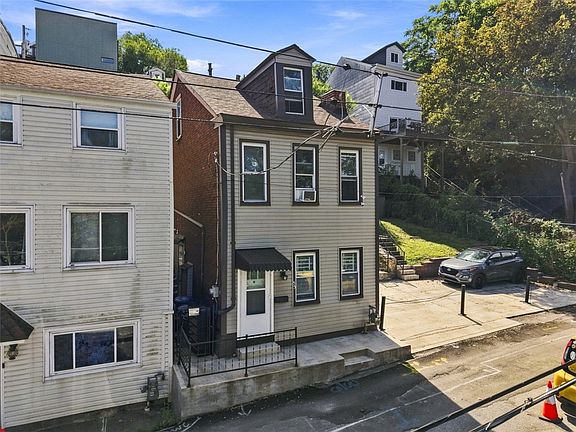 3rd image of 55 Roscoe St