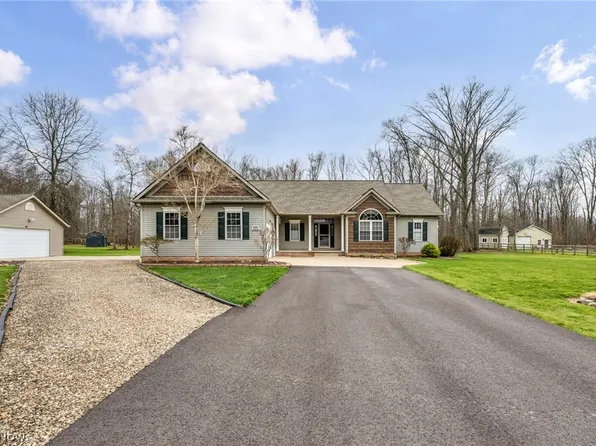 1175 Aurora Hill Dr, Aurora, OH 44202