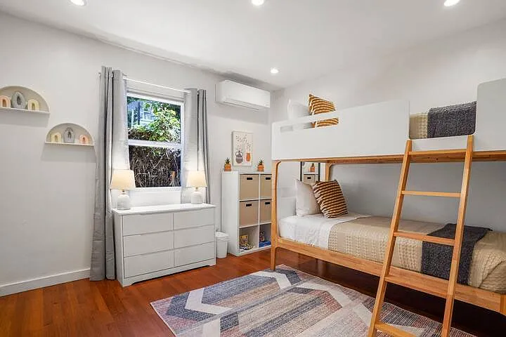 4551 Narragansett Ave — Photo 3