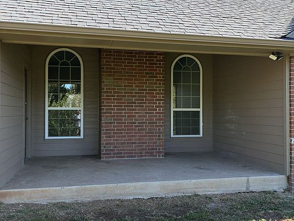 3rd image of 2500 Southlawn Dr