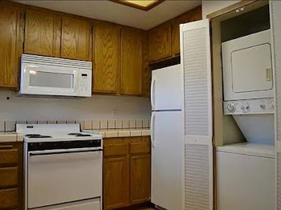 3rd image of 4783 Hawley Blvd Unit 3