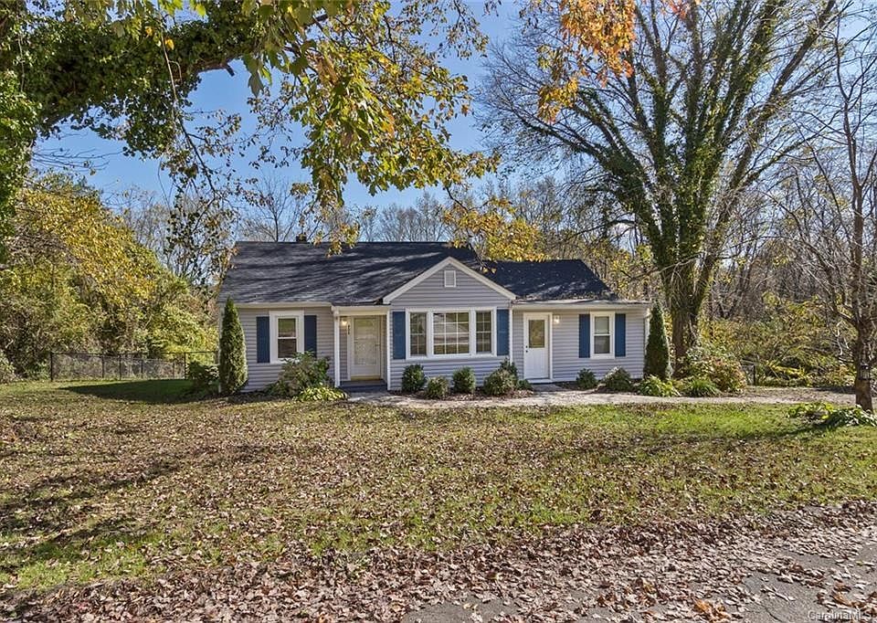1st image of 926 Judsen Ln
