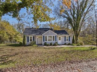 926 Judsen Ln, Hendersonville, NC 28739