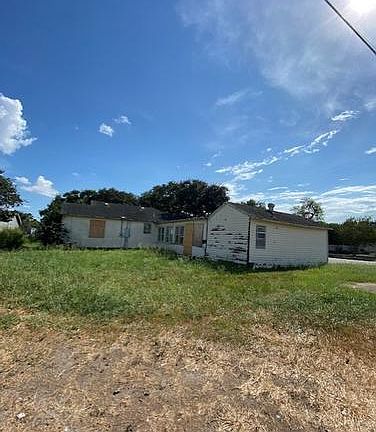 2nd image of 530 W Richard Ave