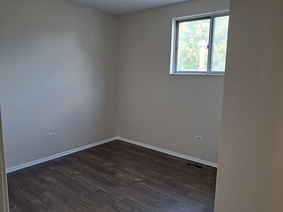 1st image of 809 Gael Dr Unit D