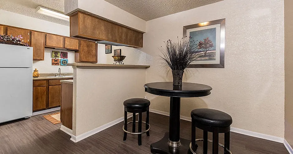 Brady Station Apartments — Photo 4