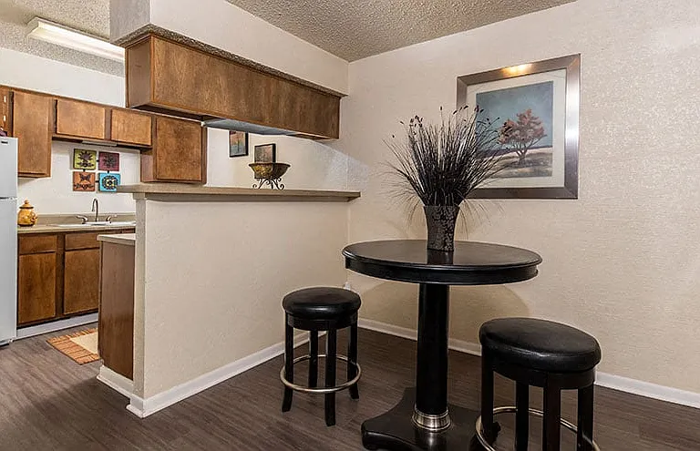 Brady Station Apartments — Photo 4