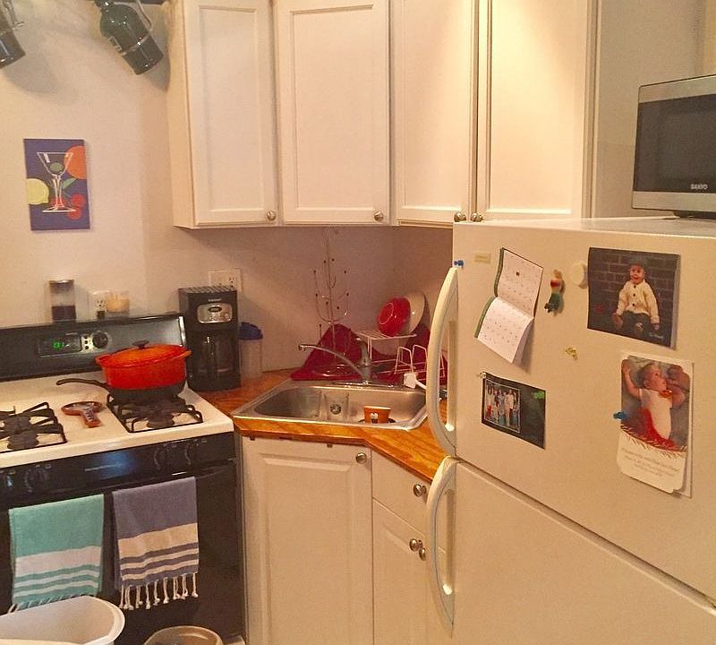 2nd image of 215 E 118th St APT 1R