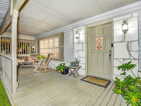 5th image of 315 White Oak Dr