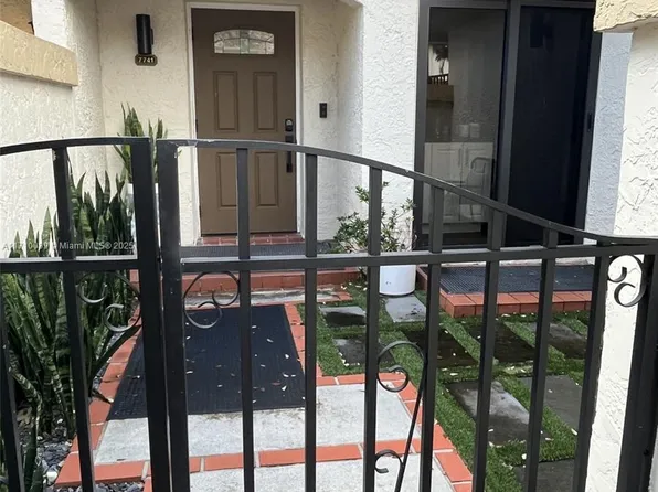 7741 La Mirada Dr #32, Boca Raton, FL 33433