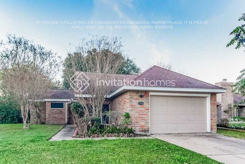 1st image of 15806 Locust Grove Dr
