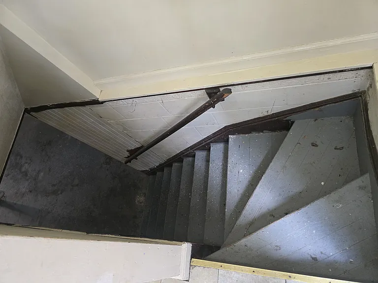 15205 Maplewood Ave — Photo 40