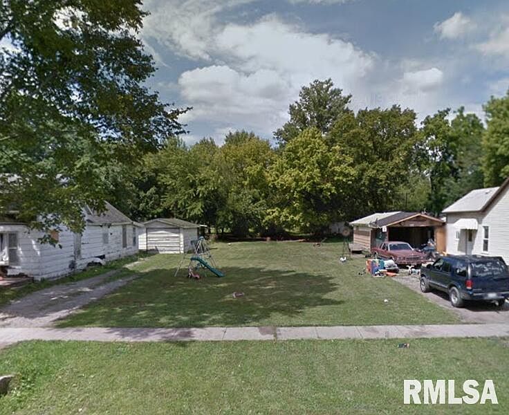1st image of 209 S Walnut St