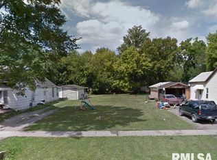 209 S Walnut St, Du Quoin, IL 62832