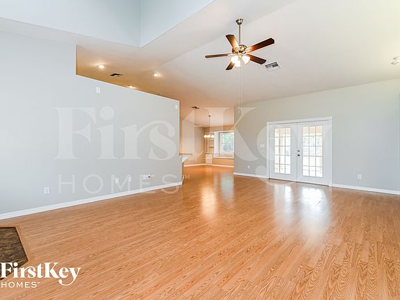 3rd image of 217 Greenwood Ave
