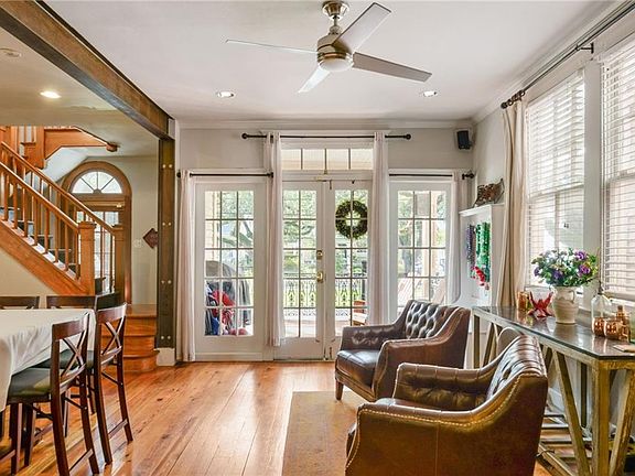 4th image of 1935 Napoleon Ave