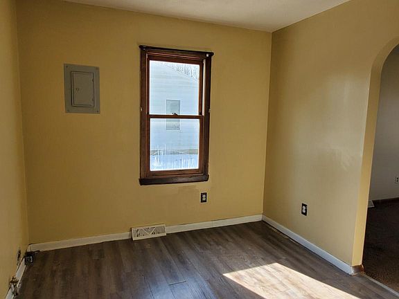2nd image of 3206 S Norman Ave