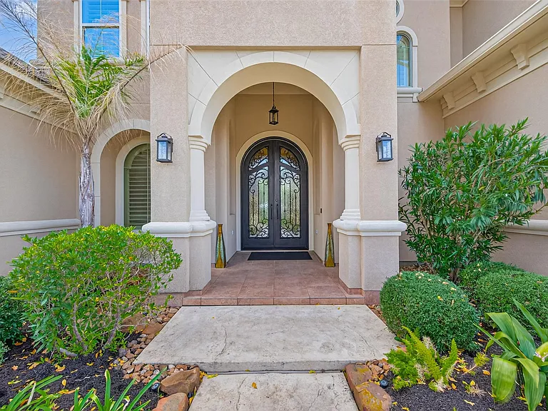 7414 Dayhill Dr — Photo 11